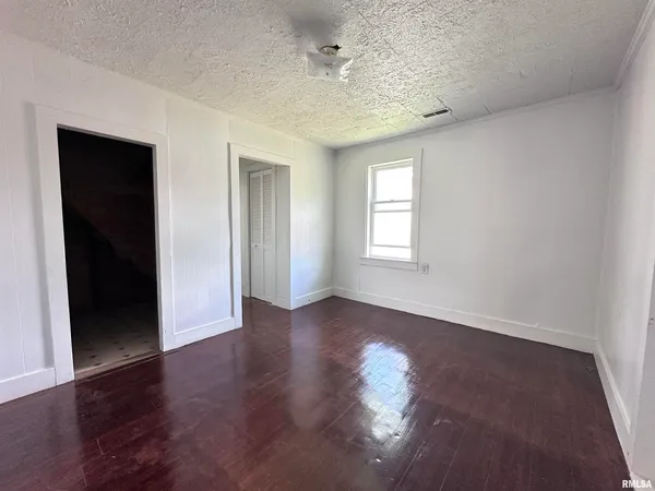 $50,000 | 329 North Broadway, Goreville, IL 62939