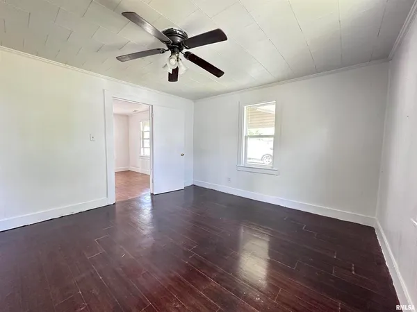 $50,000 | 329 North Broadway, Goreville, IL 62939