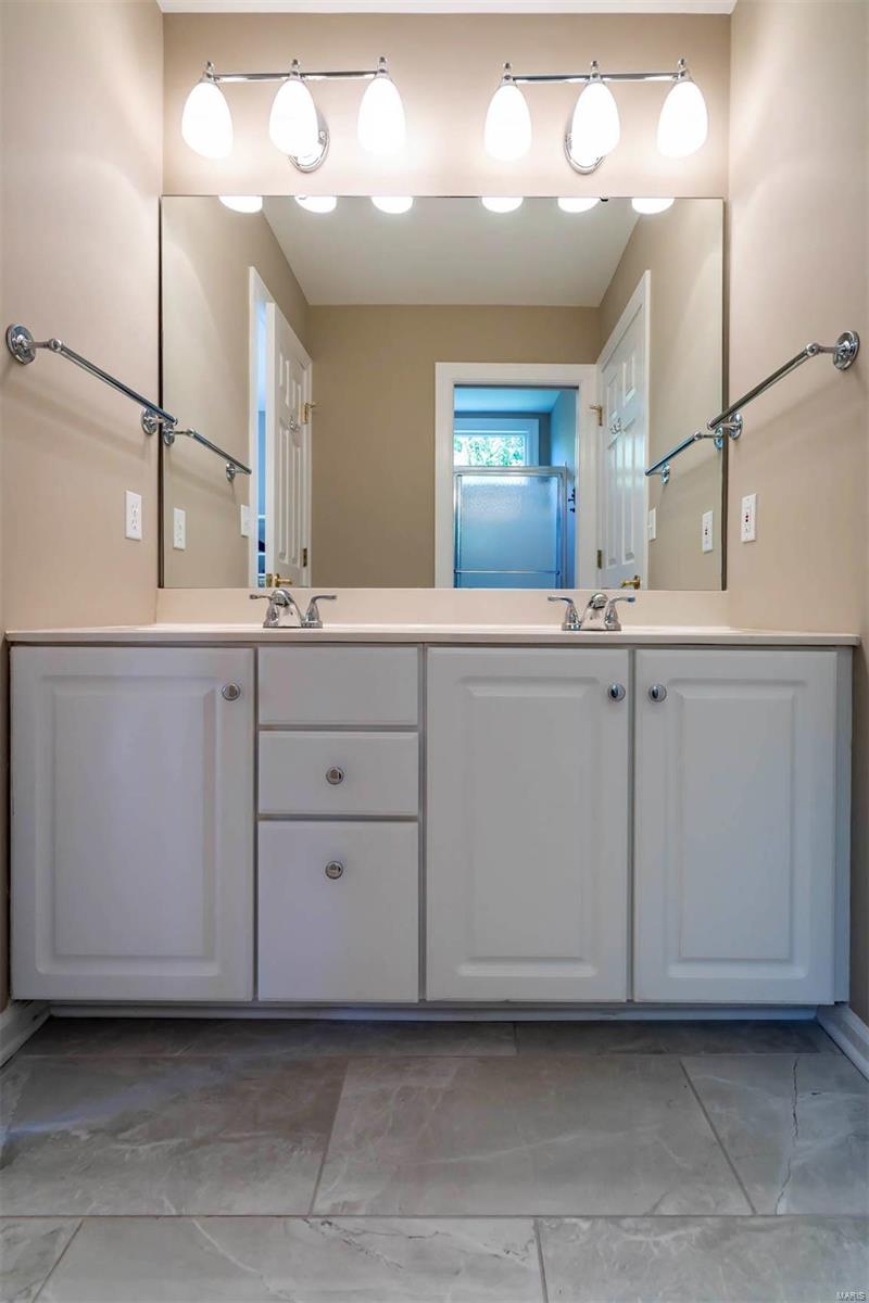 1173 Lockett Road Des Peres, MO 63131 - Photo 24 of 38 Gallery Image 24