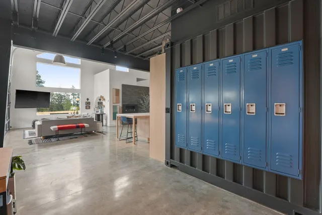 $999,999 | 618 East Washington Road, Spokane, WA 99224