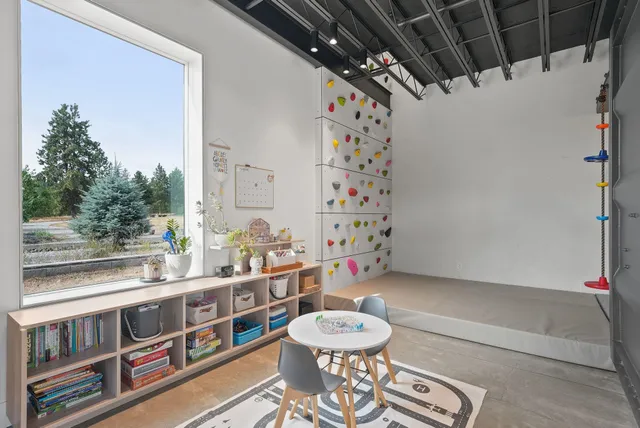 $999,999 | 618 East Washington Road, Spokane, WA 99224