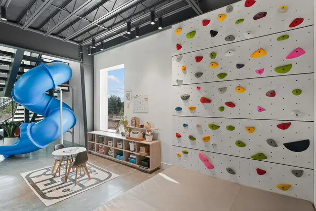 $999,999 | 618 East Washington Road, Spokane, WA 99224