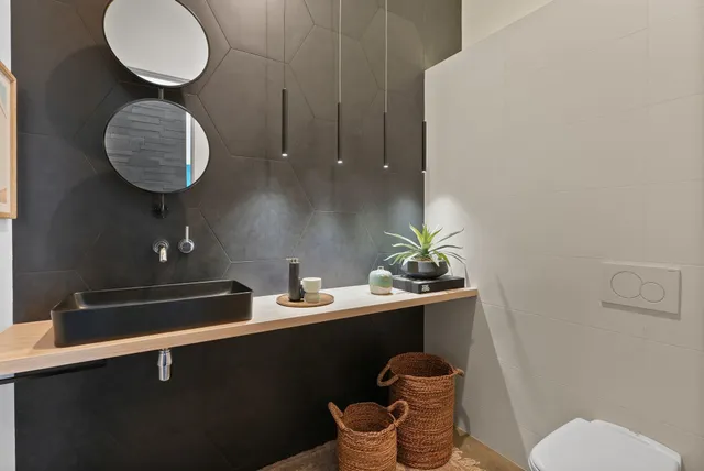 $999,999 | 618 East Washington Road, Spokane, WA 99224