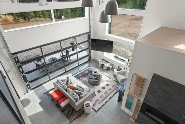 $999,999 | 618 East Washington Road, Spokane, WA 99224