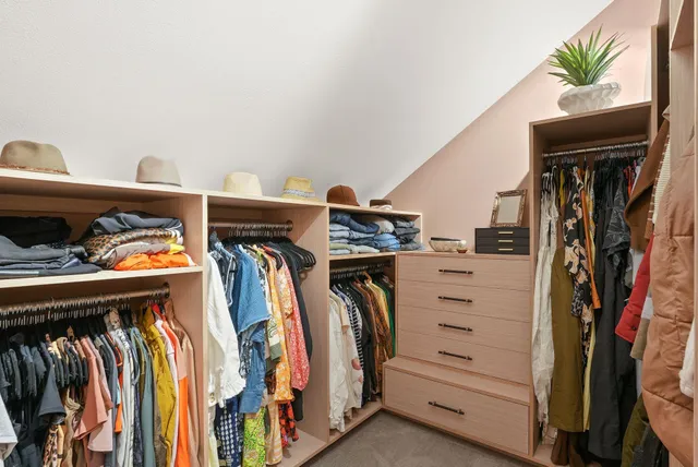 $999,999 | 618 East Washington Road, Spokane, WA 99224