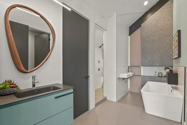 $999,999 | 618 East Washington Road, Spokane, WA 99224