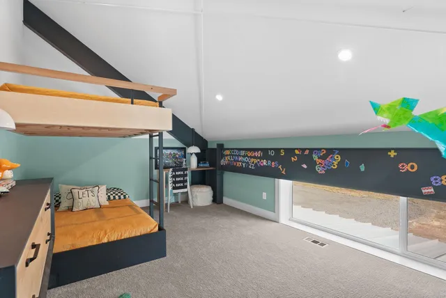 $999,999 | 618 East Washington Road, Spokane, WA 99224