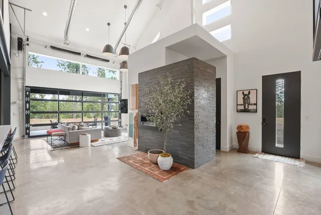 $999,999 | 618 East Washington Road, Spokane, WA 99224