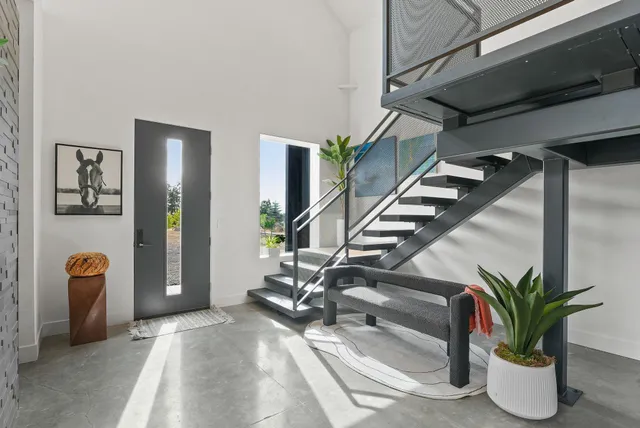 $999,999 | 618 East Washington Road, Spokane, WA 99224