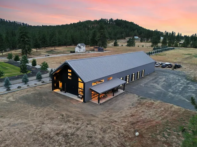 $999,999 | 618 East Washington Road, Spokane, WA 99224