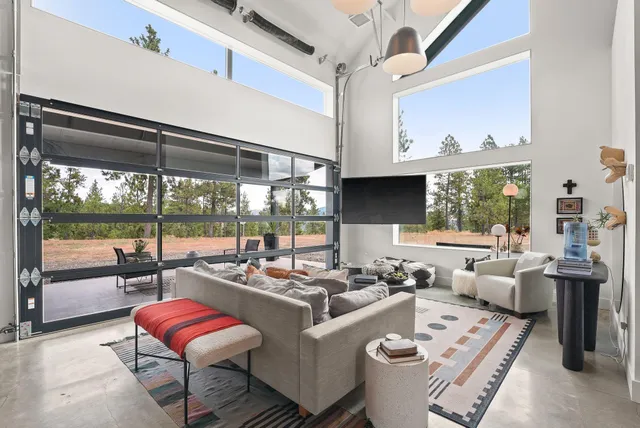 $999,999 | 618 East Washington Road, Spokane, WA 99224