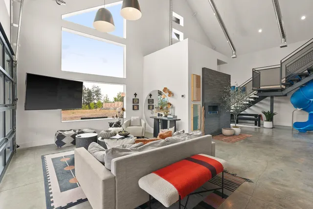 $999,999 | 618 East Washington Road, Spokane, WA 99224