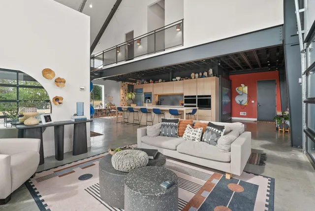 $999,999 | 618 East Washington Road, Spokane, WA 99224