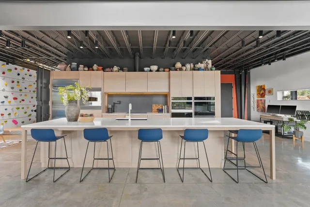 $999,999 | 618 East Washington Road, Spokane, WA 99224