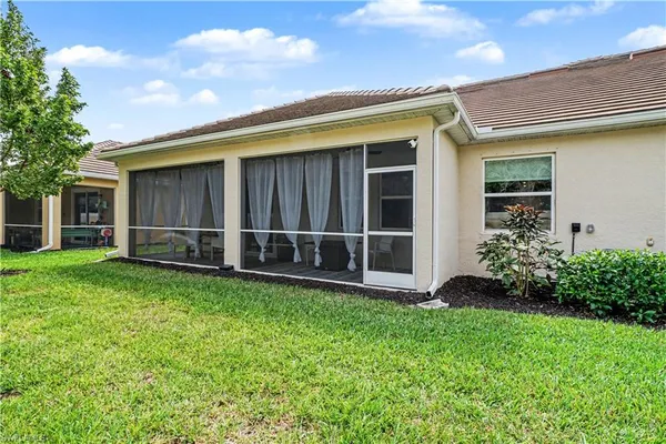 $2,950 | 4558 Arboretum Circle, Unit 104, Naples, FL 34112