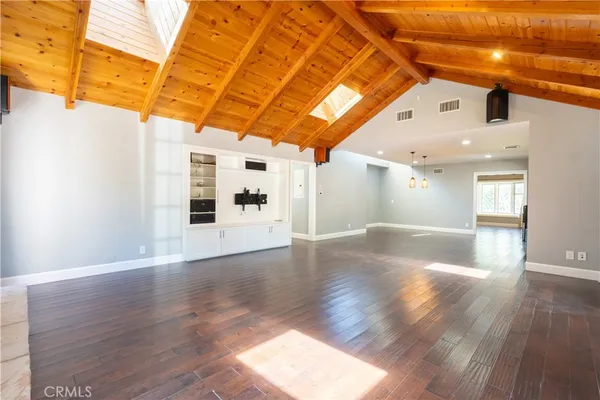 $6,000 | 10036 Andasol Avenue, Northridge, CA 91325