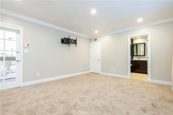 $6,000 | 10036 Andasol Avenue, Northridge, CA 91325