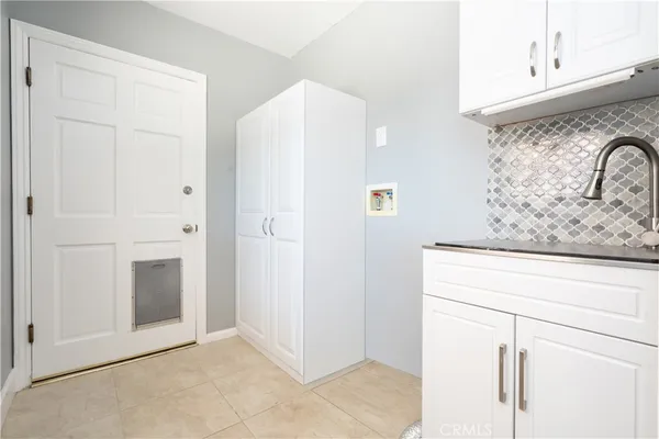 $6,000 | 10036 Andasol Avenue, Northridge, CA 91325