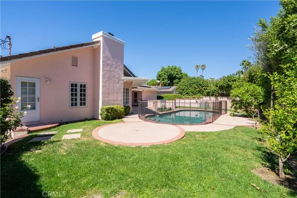 $6,000 | 10036 Andasol Avenue, Northridge, CA 91325