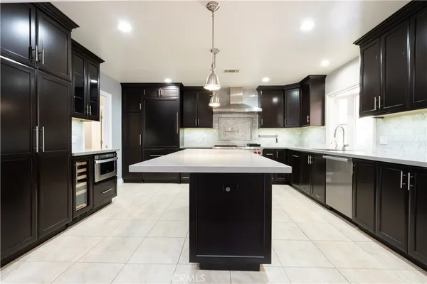 $6,000 | 10036 Andasol Avenue, Northridge, CA 91325