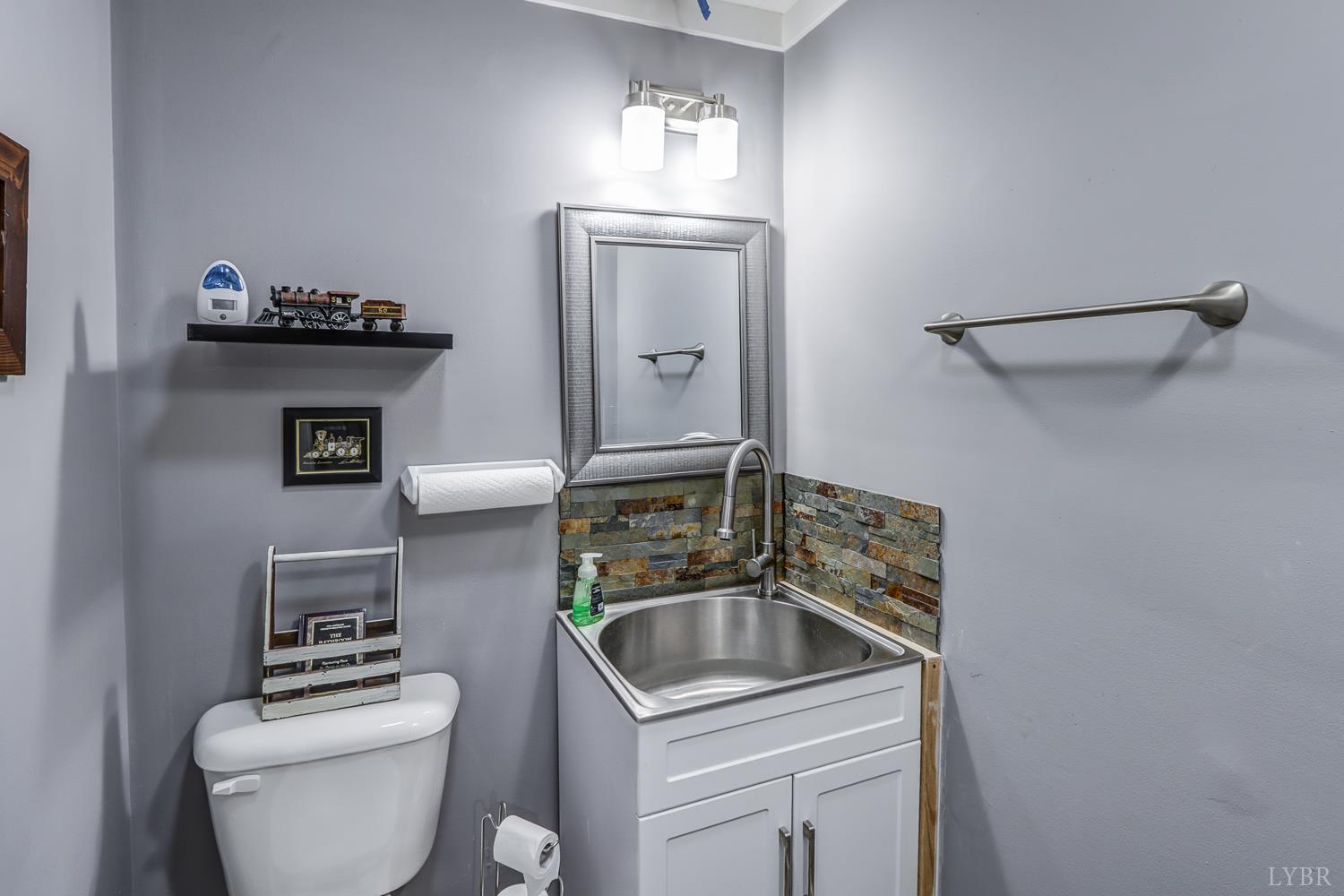 2386 Red House Road Rustburg, VA 24588 - Photo 18 of 73