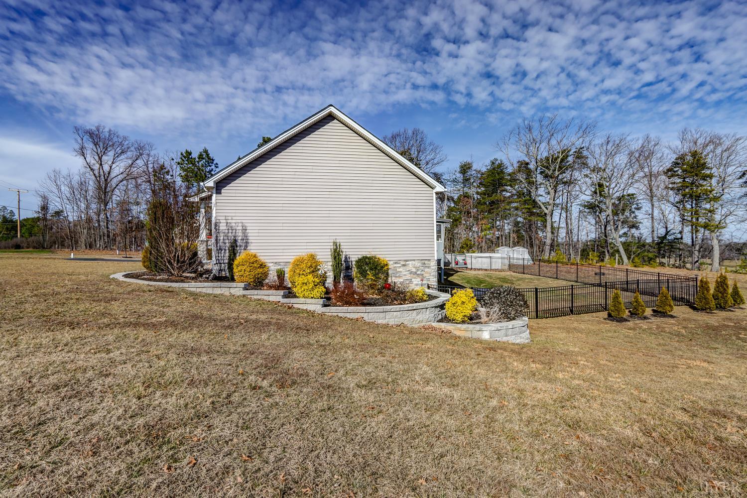 2386 Red House Road Rustburg, VA 24588 - Photo 22 of 73