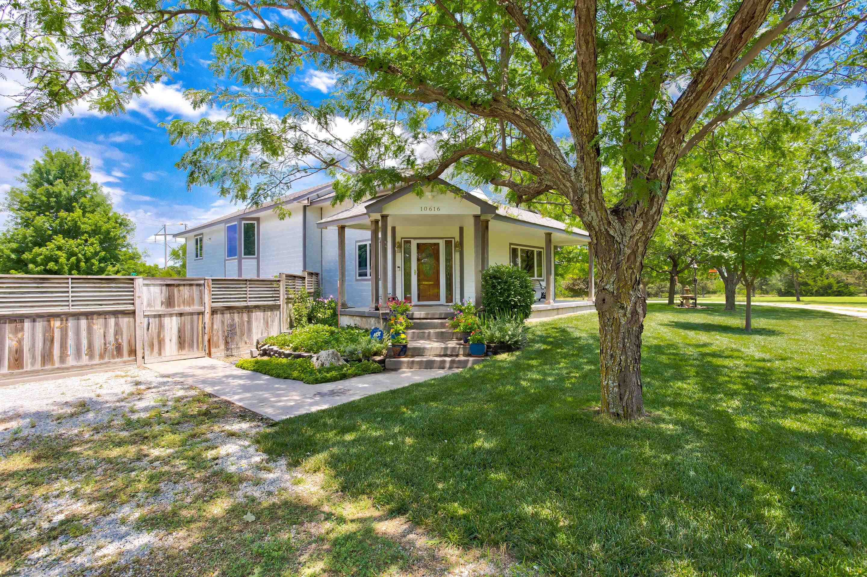 10616 Southwest 85th Terrace Augusta, KS 67010 - Photo 2 of 36