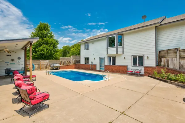$399,000 | 10616 Southwest 85th Terrace, Augusta, KS 67010