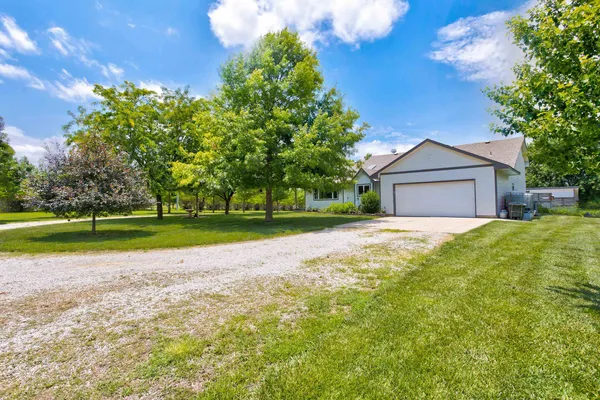 $399,000 | 10616 Southwest 85th Terrace, Augusta, KS 67010