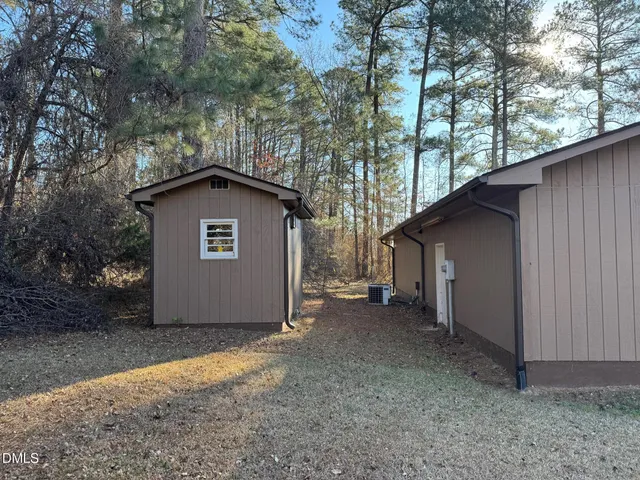 a view of an entryway of the house
