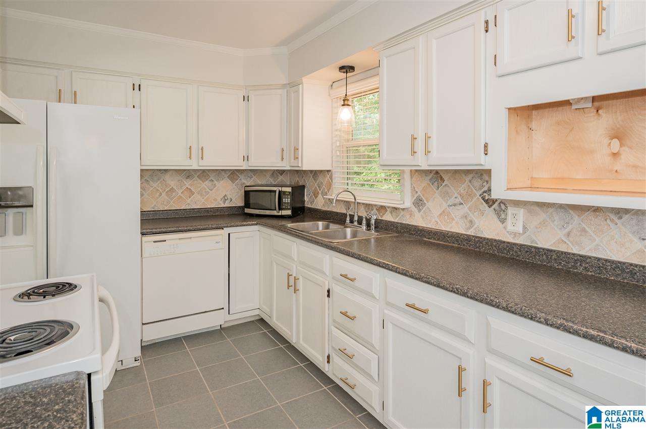 642 Odum Road Gardendale, AL 35071 - Photo 13 of 38