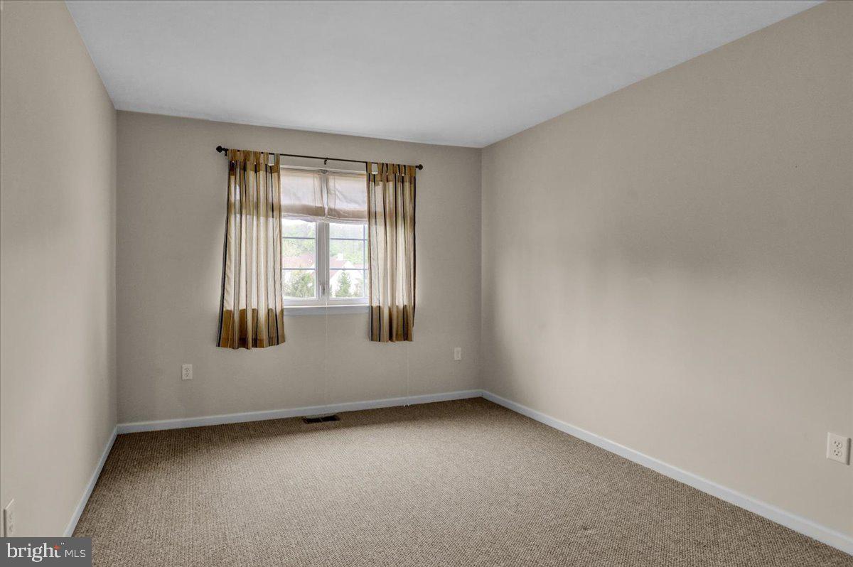 4 Whitetail Lane Reading, PA 19607 - Photo 23 of 29 2nd Floor Bedroom
