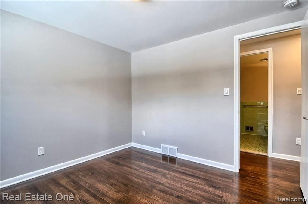 6911 North Springridge Road West Bloomfield, MI 48322 - Photo 21 of 26