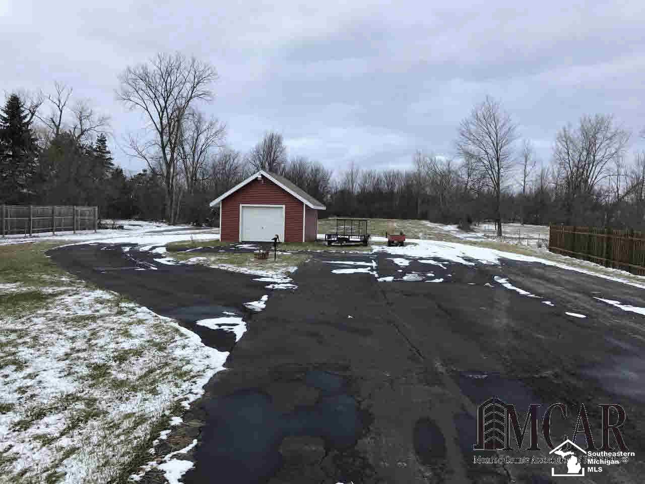 2587 Carleton Rockwood Road Carleton, MI 48117 - Photo 20 of 28 21256992-19.JPG