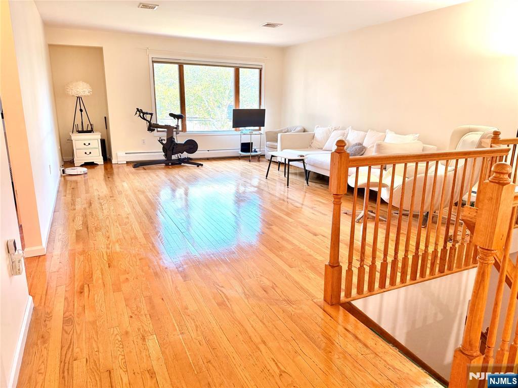 372 Chestnut Street Ridgefield, NJ 07657 - Photo 7 of 26