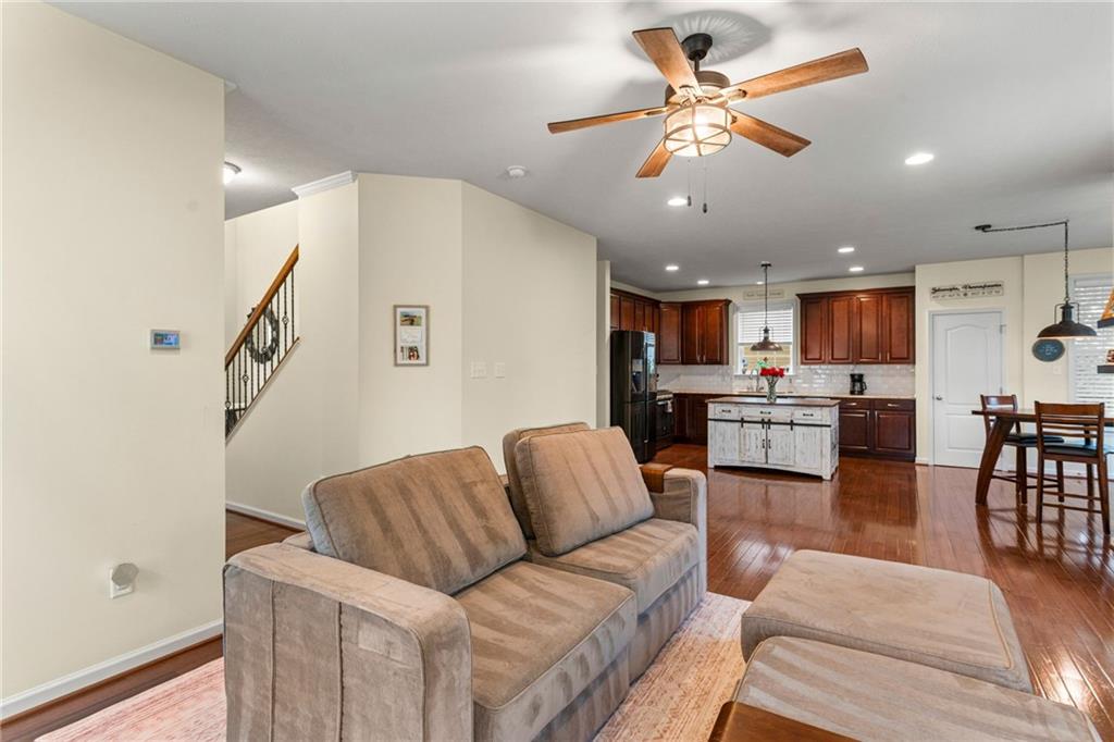 217 Old Hickory Road Zelienople, PA 16063 - Photo 8 of 37