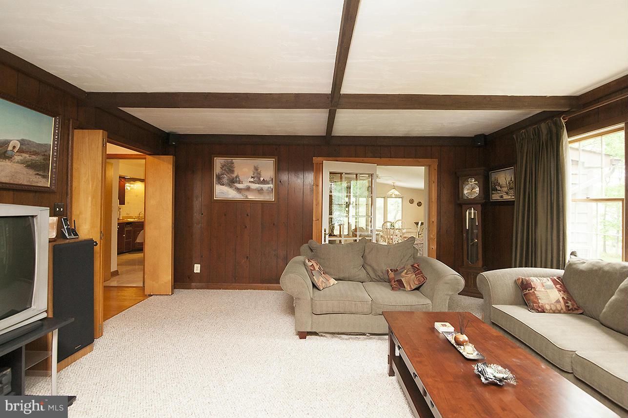 6200 Hanover Road Hanover, MD 21076 - Photo 11 of 30 Family Room