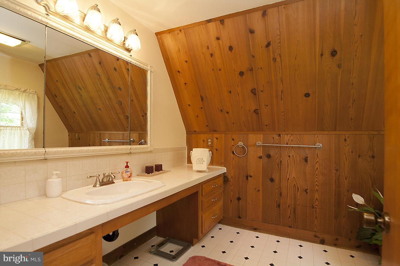 6200 Hanover Road Hanover, MD 21076 - Photo 16 of 30 Master Half Bath