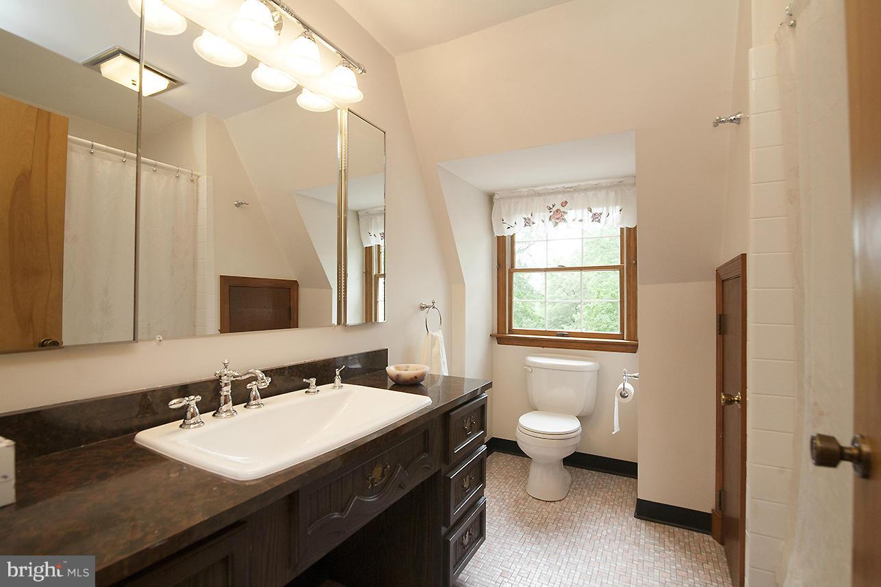 6200 Hanover Road Hanover, MD 21076 - Photo 19 of 30 Bath