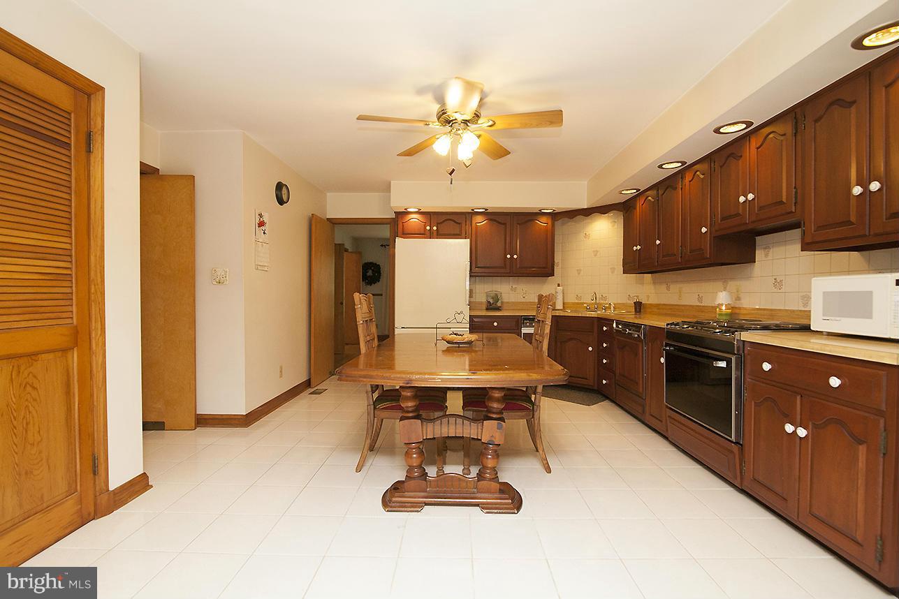 6200 Hanover Road Hanover, MD 21076 - Photo 4 of 30 Kitchen