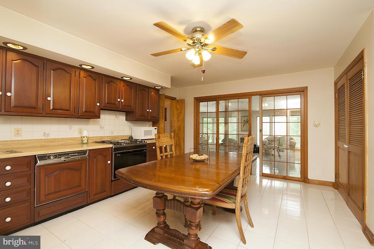6200 Hanover Road Hanover, MD 21076 - Photo 5 of 30 Kitchen