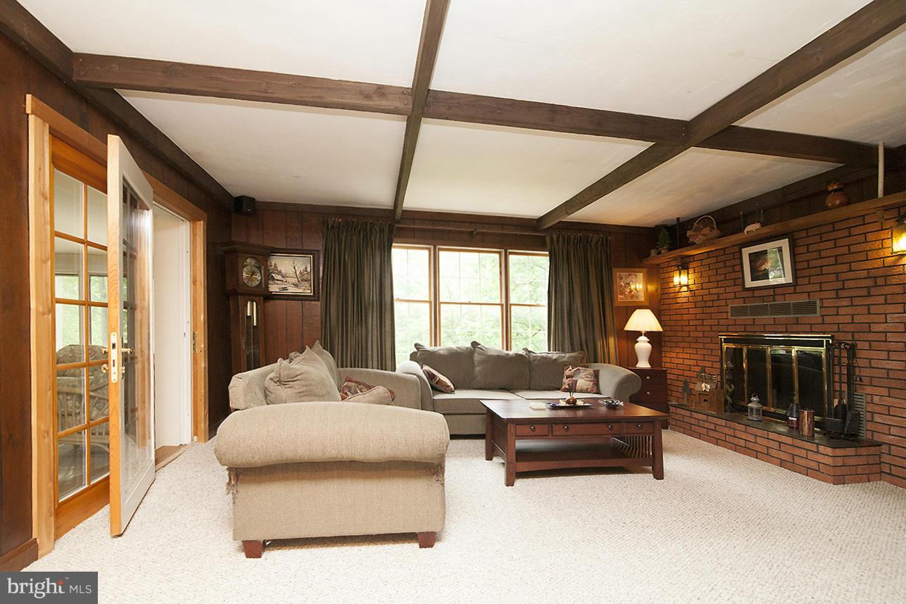 6200 Hanover Road Hanover, MD 21076 - Photo 10 of 30 Family Room