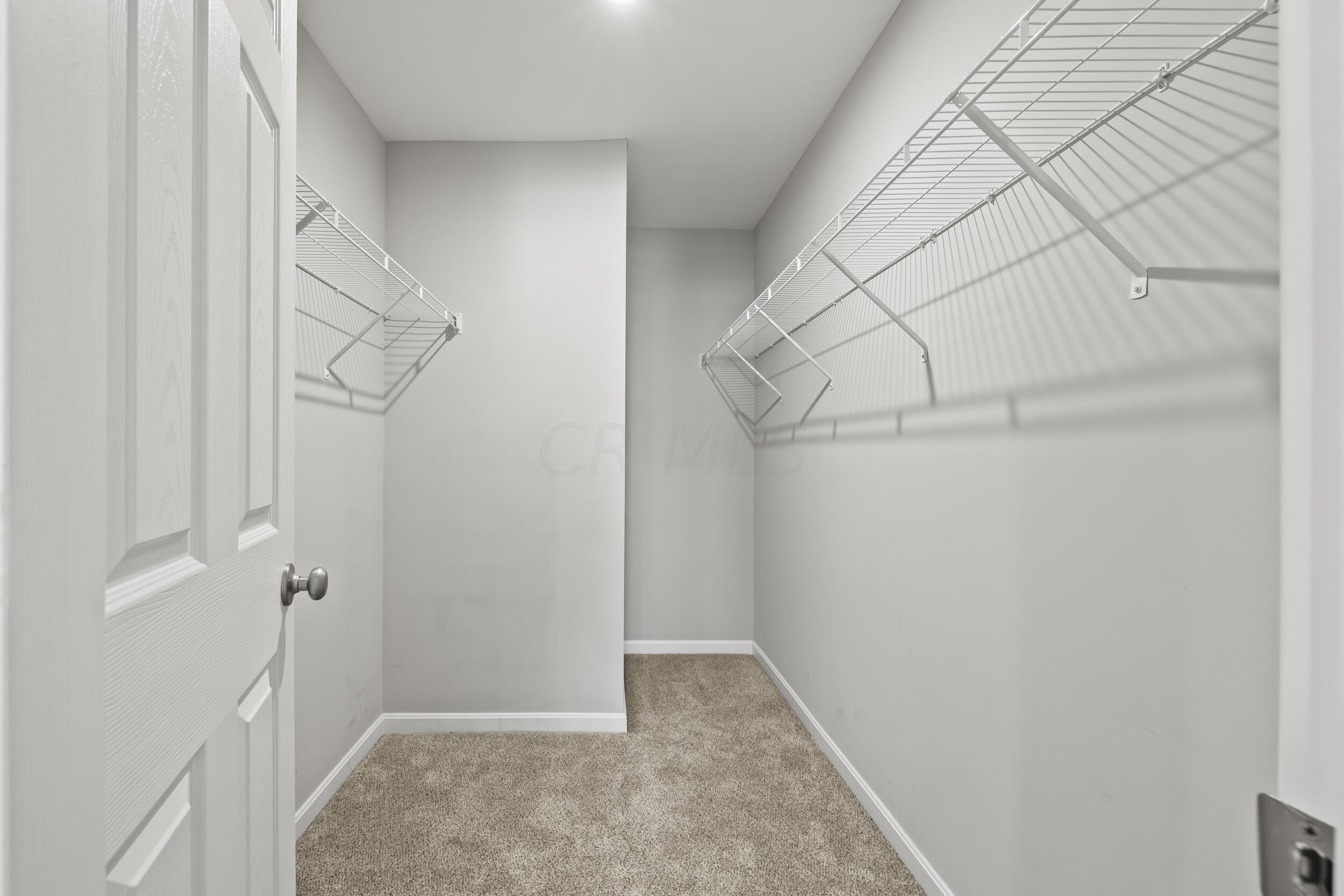 4853 Amber Crossing Road Columbus, OH 43232 - Photo 33 of 39 large walk incloset