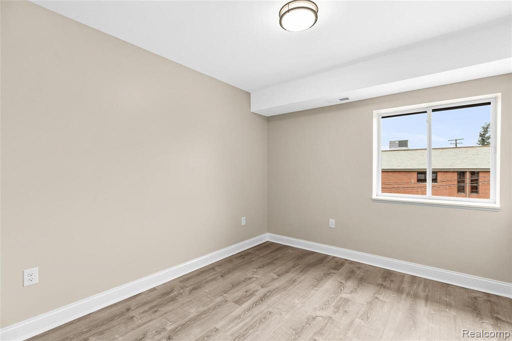 134 West University Drive, Unit 303 Rochester, MI 48307 - Photo 13 of 19