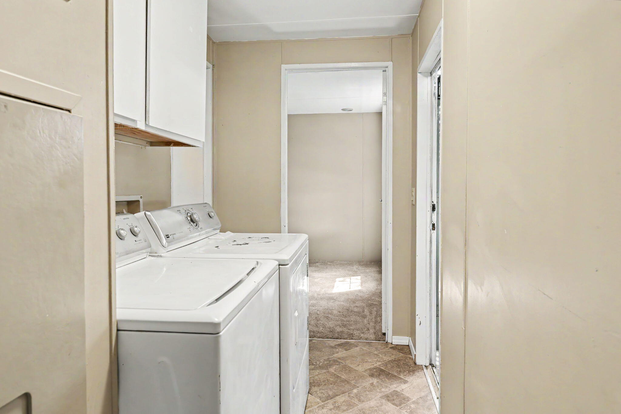 421 Stevens Road, Unit 34 Eagle Point, OR 97524 - Photo 16 of 19 a utility room with dryer and washer