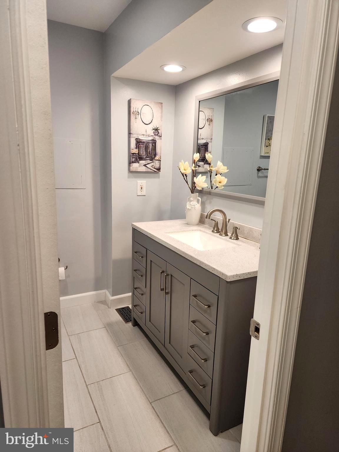 12501 Ivory Pass Laurel, MD 20708 - Photo 27 of 43 Hall bath