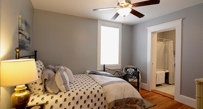 52 Spring Street Charleston, SC 29403 - Photo 16 of 23 bb1cc4ea-6c25-4925-9cf4-3616c2313632