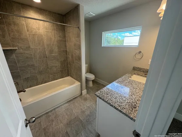 $1,995 | 218 Rainbow Drive, San Antonio, TX 78209