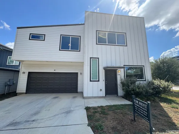 $1,995 | 218 Rainbow Drive, San Antonio, TX 78209