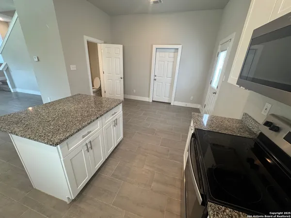 $1,995 | 218 Rainbow Drive, San Antonio, TX 78209